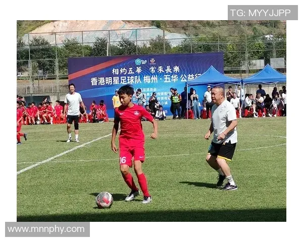 国产奇幻RPG《夜莺归笼》被指角色太过凸臀 官方回应尽快调整